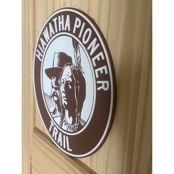 Hiawatha Pioneer Trail Road Sign 3d print design - Picture 2 of 2